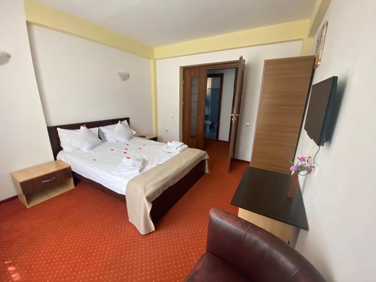Hotel Flora Alpina Azuga Exteriér fotografie
